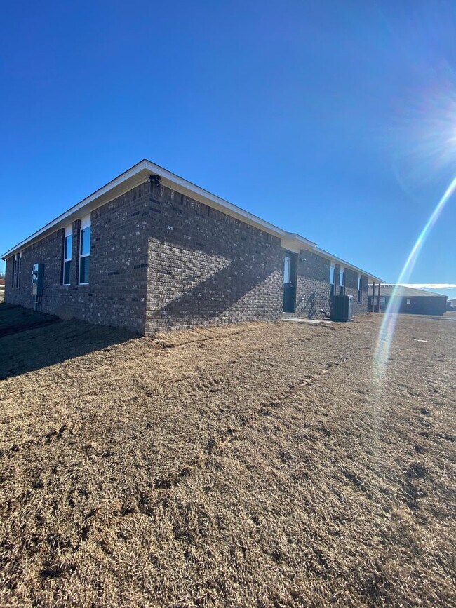 Building Photo - 503 W Loren Dr