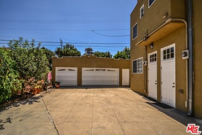 Building Photo - 4418 Victoria Park Pl