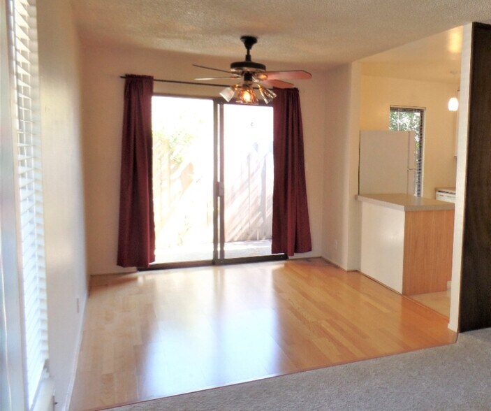 Building Photo - 127 Shadow Mountain Ct