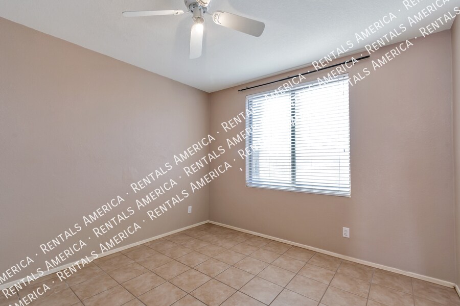 Building Photo - 11942 W Heyburn Dr