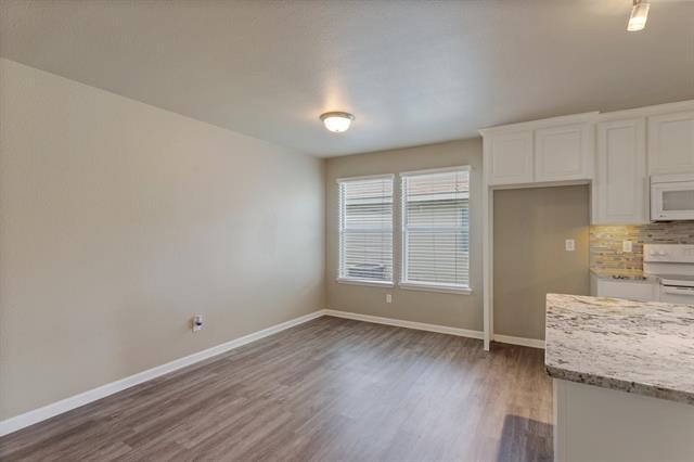 Building Photo - 1005 Live Oak Dr
