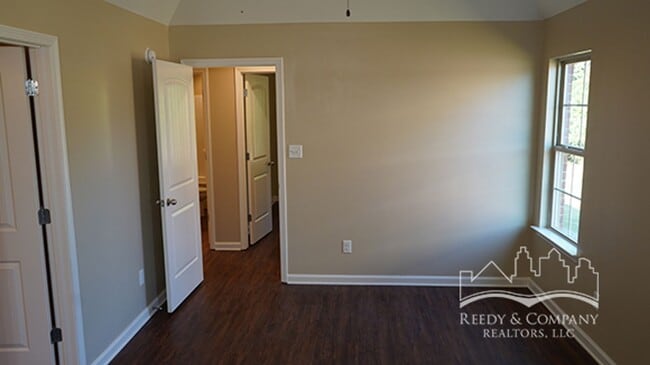 Building Photo - 6125 Humphreys Dr