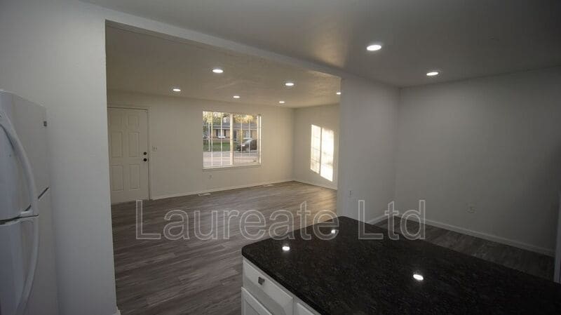 Building Photo - 15559 E Bates Ave