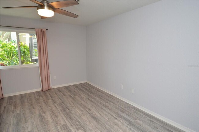 Building Photo - 10265 Gandy Blvd N