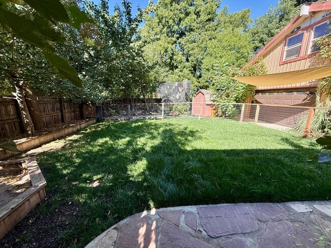 Building Photo - 2136 Springfield Ct