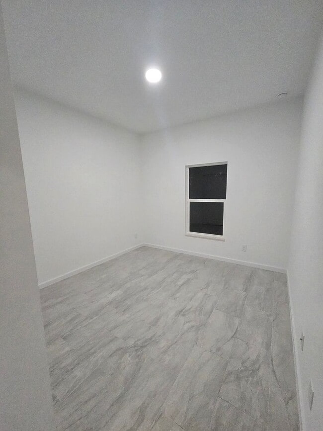 Building Photo - BRAND NEW 4/2/2-SOUTH LEHIGH ACRES