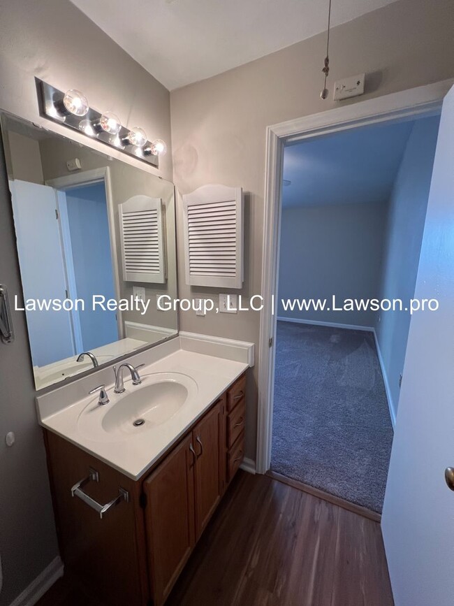 Building Photo - One Level Living in Convenient Roanoke Loc...