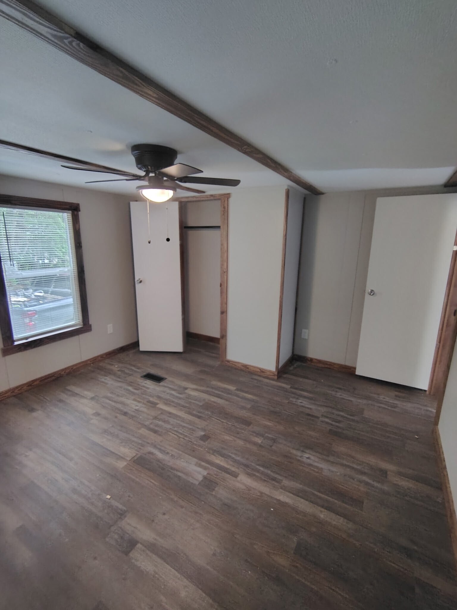 Building Photo - 125 Shady Oaks Lndg