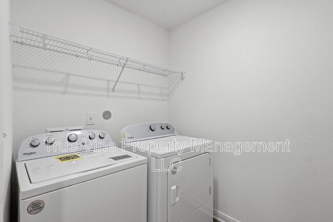 Building Photo - 14523 Bonito Loop
