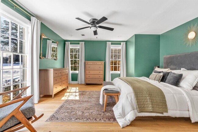 Building Photo - 185 Alexander St