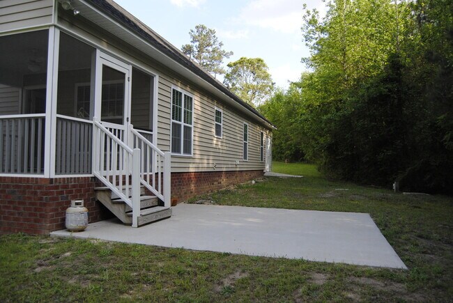 Building Photo - 105 Tillage Pl