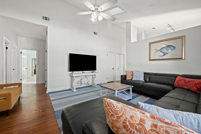 Building Photo - 4431 Luke Ave