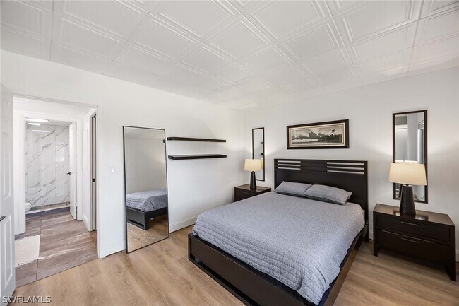 Building Photo - 3625 Boca Ciega Dr