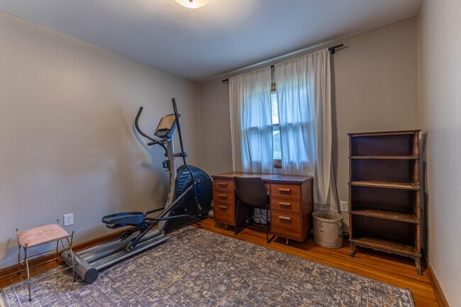 Building Photo - 3312 Lynnwood Dr