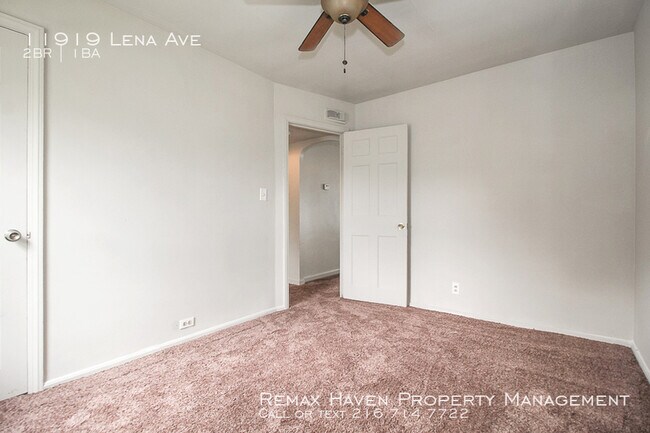 Building Photo - 11919 Lena Ave