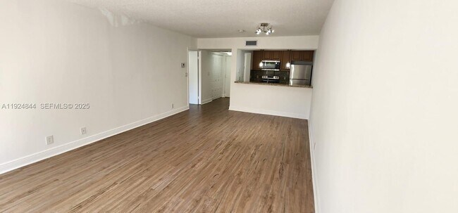 Building Photo - 8180 Geneva Ct