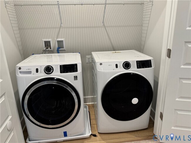 Building Photo - 9479 Pinkman Rd