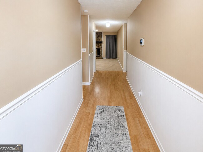 Building Photo - 1710 Underwood Dr SE
