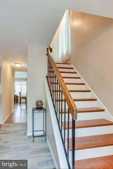 Building Photo - 8723 Ridge Hollow Ct