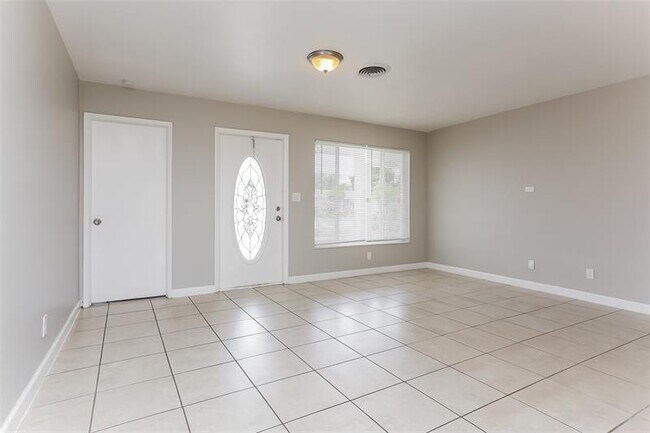 Primary Photo - 3611 NW 36th St