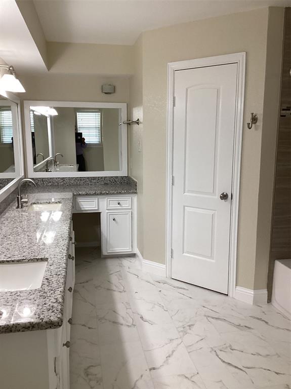 Building Photo - 15311 Empanada Dr