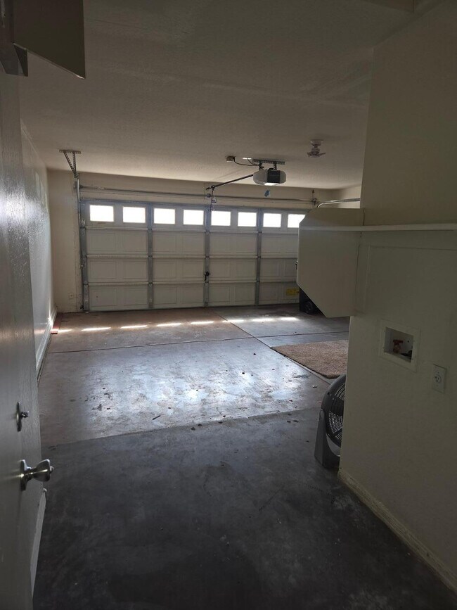 Building Photo - 229 S 125th Ave