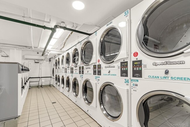 Building Photo - 340 E 93rd St