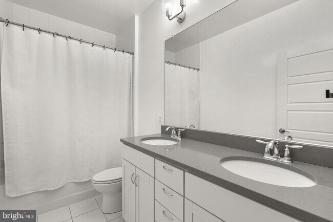 Building Photo - 17601 Crystal Spring Terrace