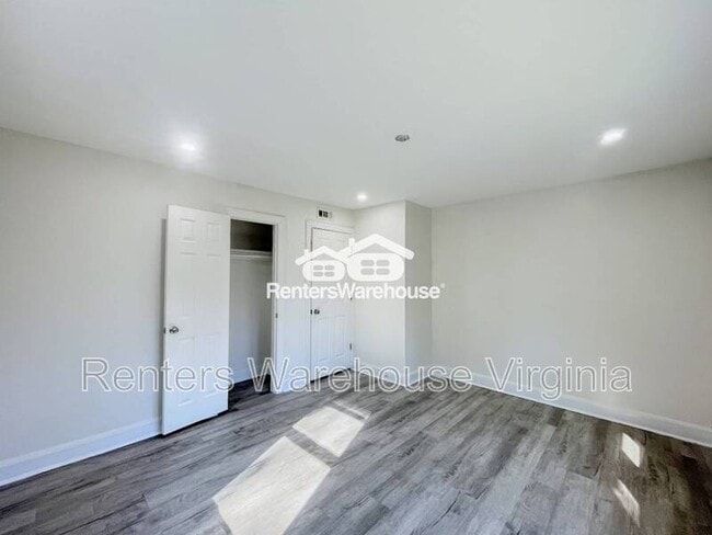 Building Photo - 1375 W Ocean View Ave