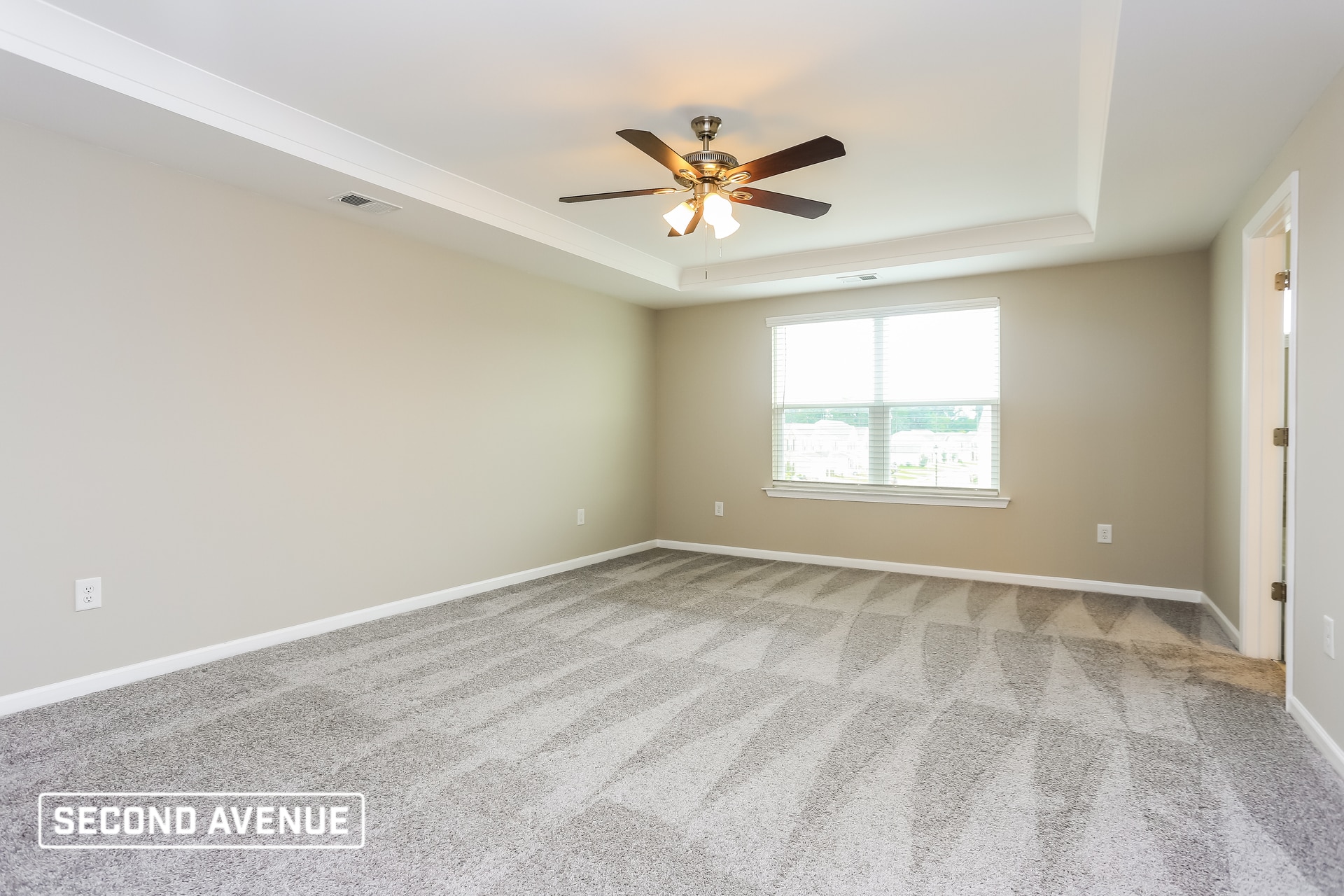 Building Photo - 501 Mariposa Ln
