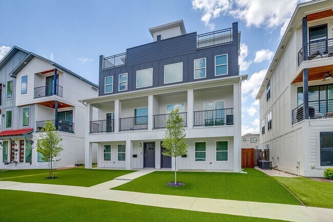 Building Photo - 3214 Forest Park Blvd
