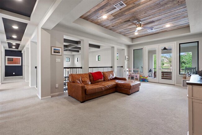Building Photo - 105 Bisset Ct