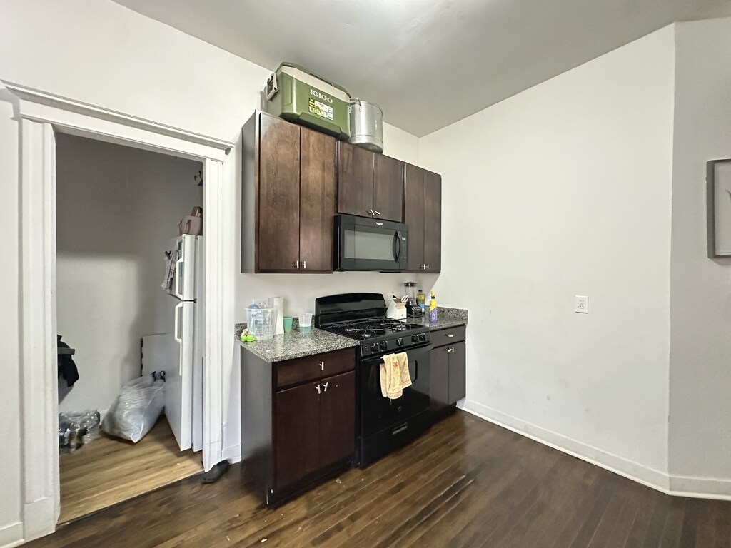 Building Photo - 5110 N Lincoln Ave