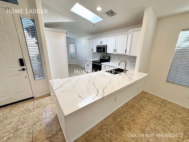 Building Photo - 10518 E Star of the Desert Dr