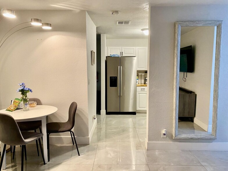 Building Photo - 1353 9th St