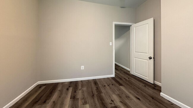 Building Photo - Charming 3BR/1.5BA Updated Home in Philadelphia