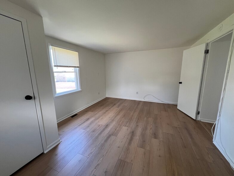 bedroom 3 - 1907 W Point Pike