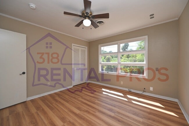 Building Photo - 1707 Lind Dr