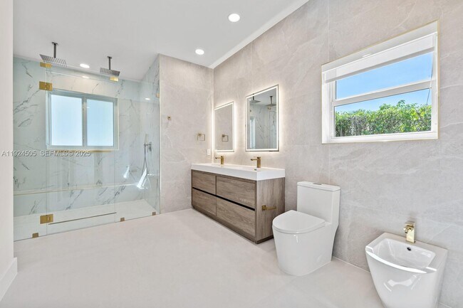 Building Photo - 16160 SW 89th Pl