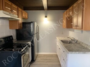 Building Photo - 455-485 Lake Avenue-
