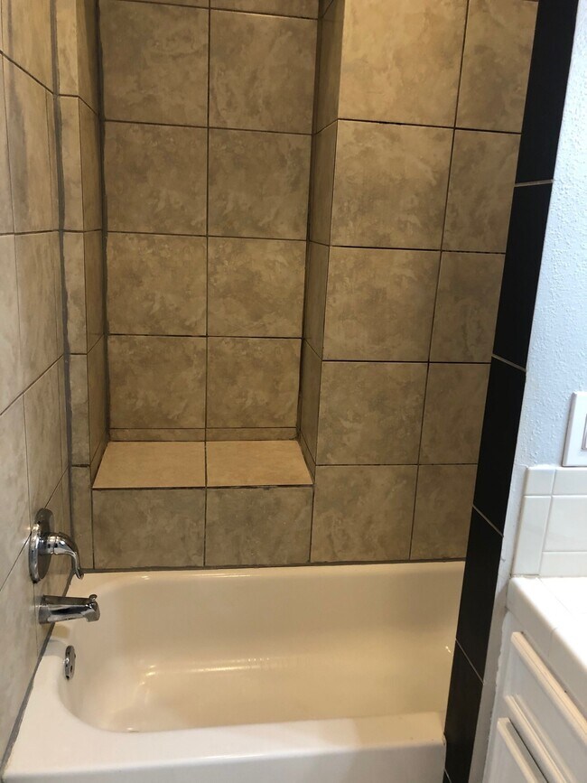 Building Photo - 543 W 27th St