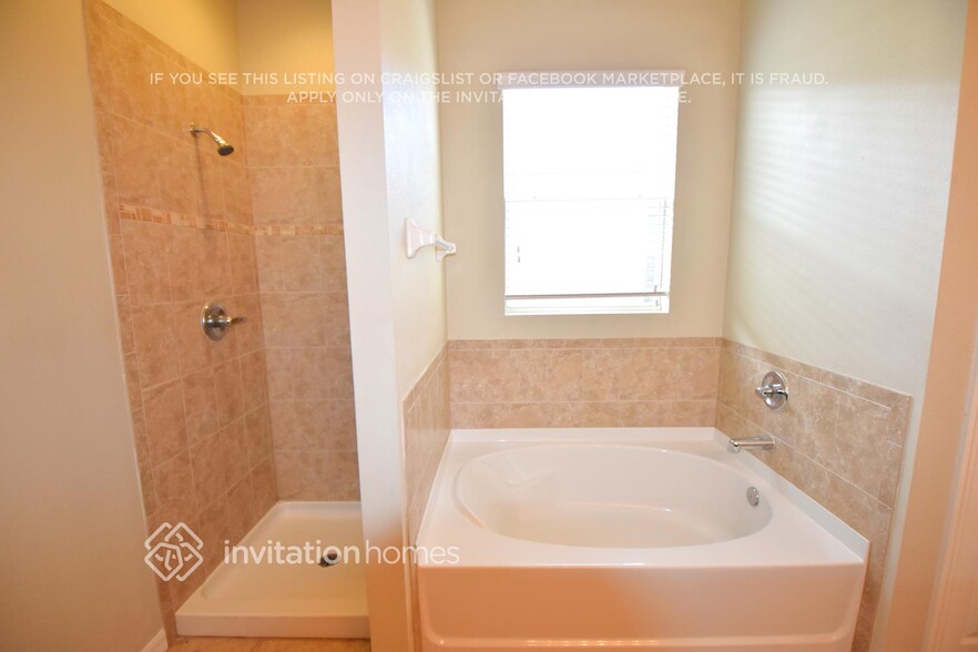 Building Photo - 574 Vista Ridge Dr