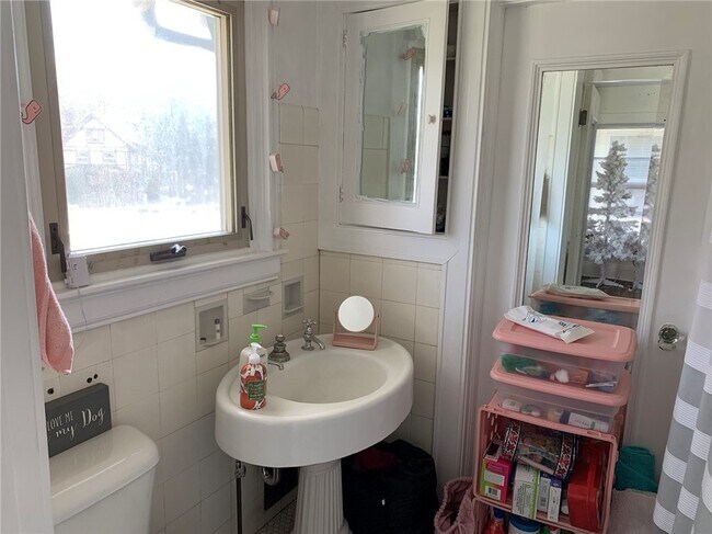 Building Photo - 57 Calumet St