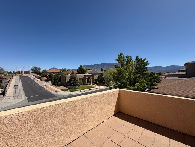 Building Photo - 4 Bedroom Home Plus Office Available Near Eubank Blvd NE & Paseo Del Norte!