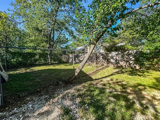 Building Photo - 5501 Montview St