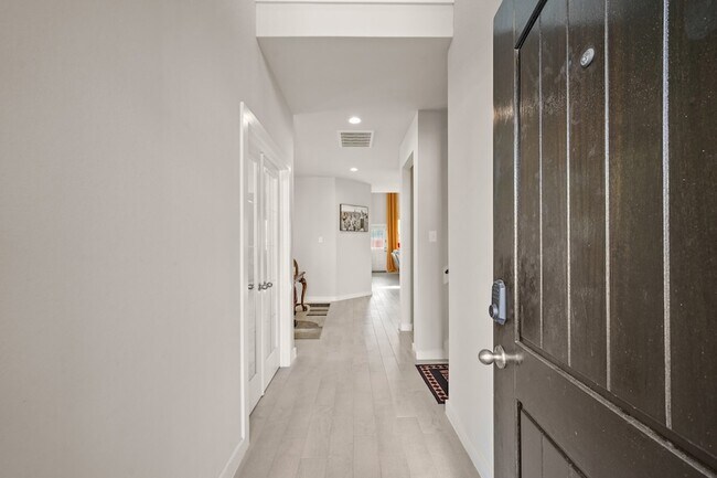 Building Photo - 18419 Windy Knl Wy