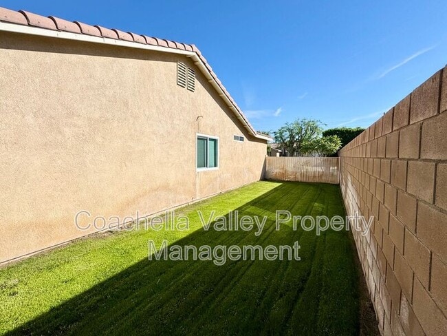 Building Photo - 48201 Cll Del Sol