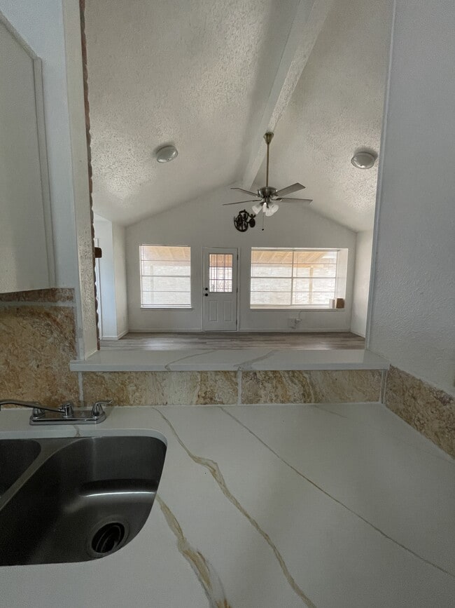 Building Photo - 2730 Mud Lake Dr