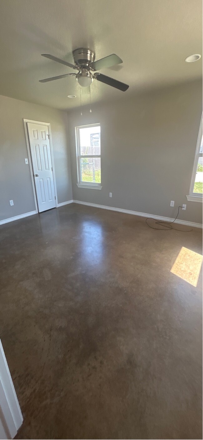 Building Photo - 145 Quail Meadows Dr