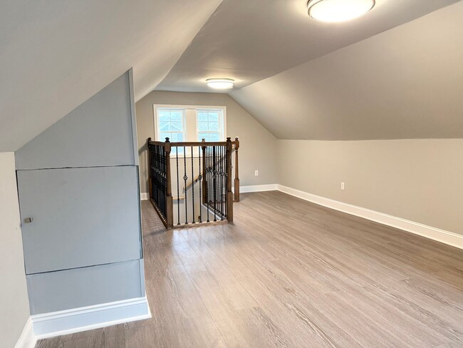 Building Photo - Renovated 2BR Home Minutes from Downtown Hickory – Washer & Dryer Included!